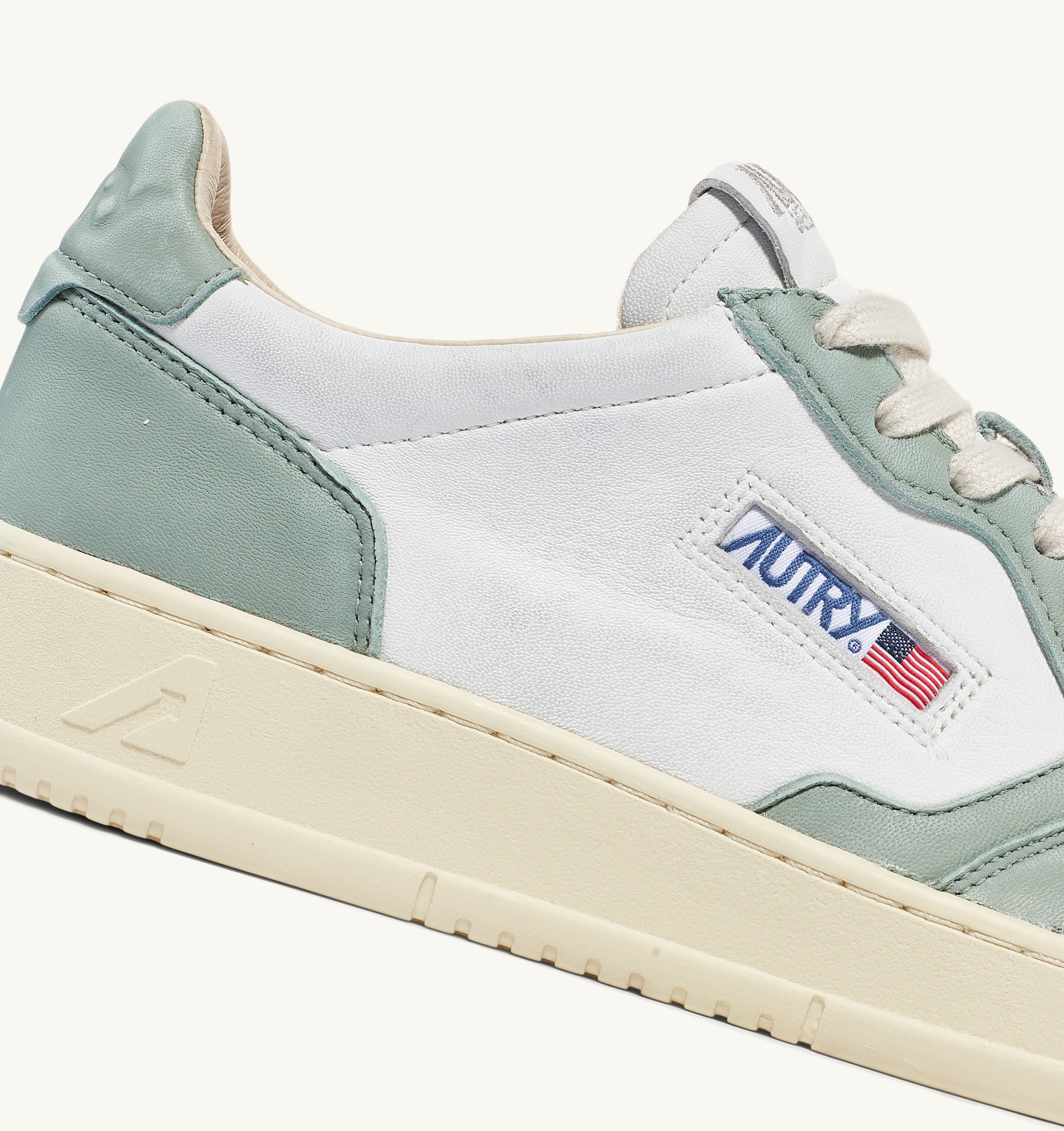 AUTRY Women Medalist GH05 - Goat/Wash white/military