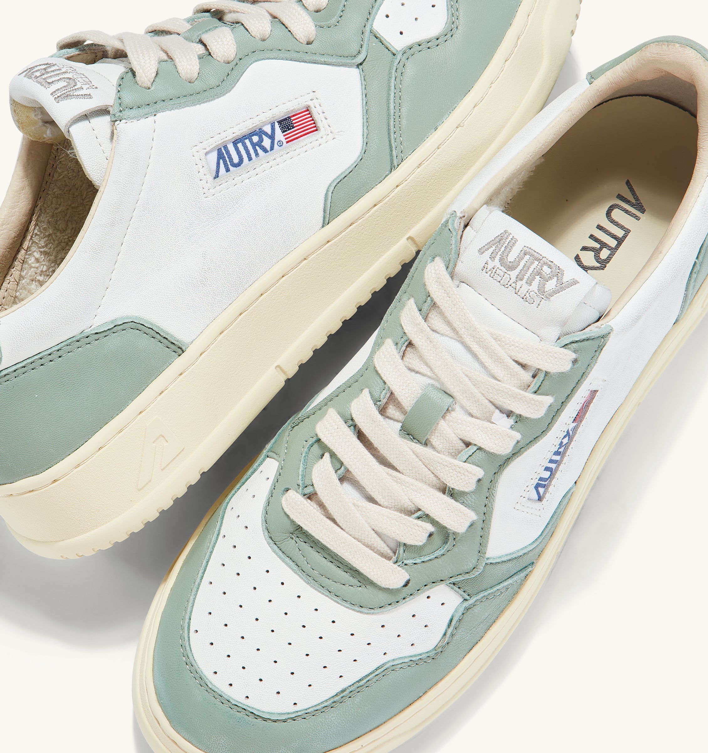 AUTRY Women Medalist GH05 - Goat/Wash white/military