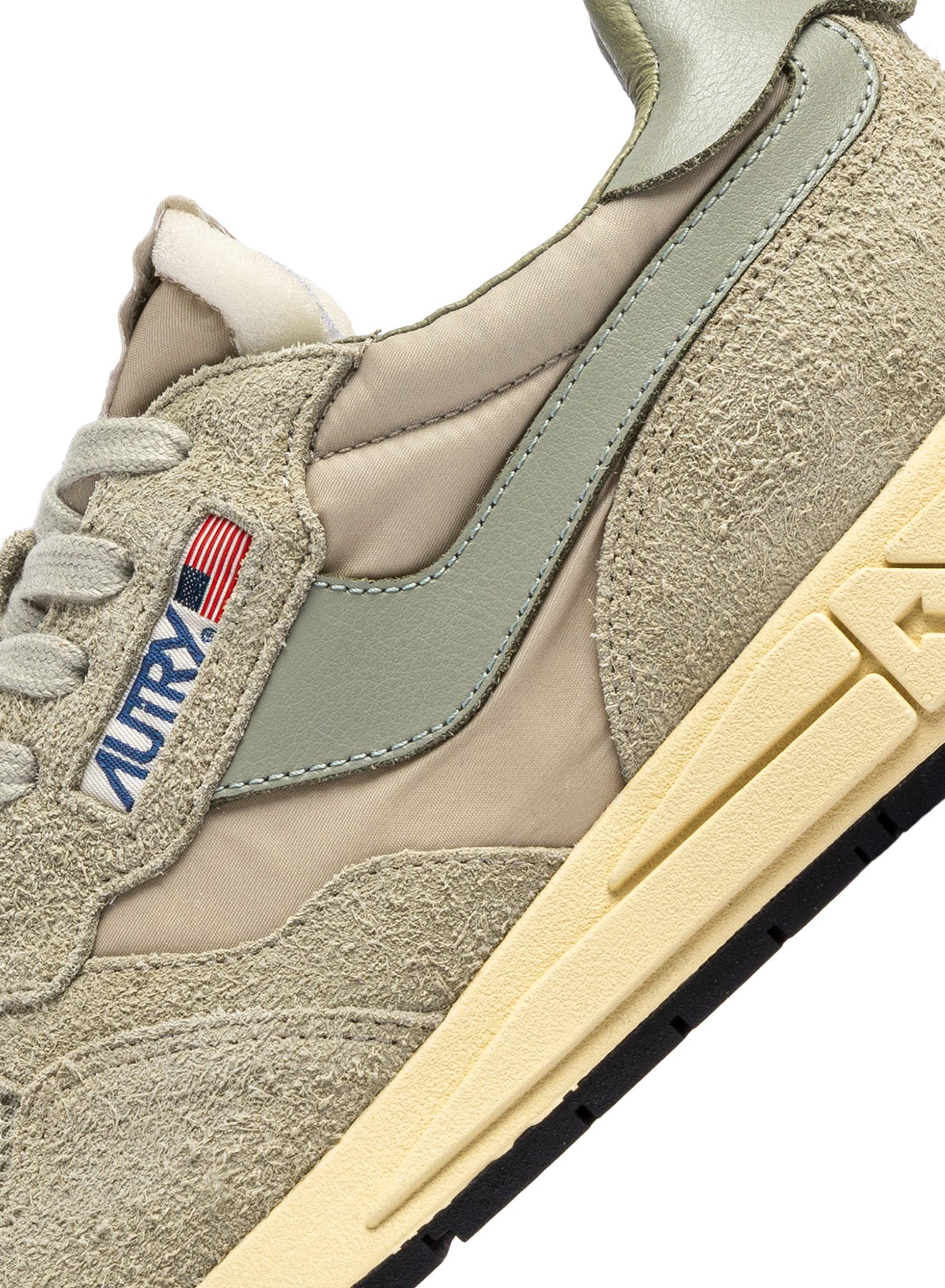 AUTRY Women Reelwind UT48 Suede sponge/sea grass